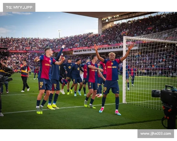 韩国小姐姐穿巴萨球衣现场观战大邱FC对巴塞罗那精彩赛事