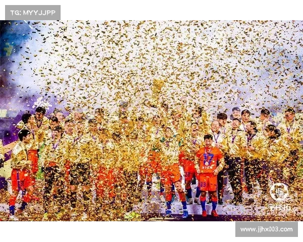 足协杯大战迎暴雨来袭 凤凰山如水帘洞降临赛场激情四射